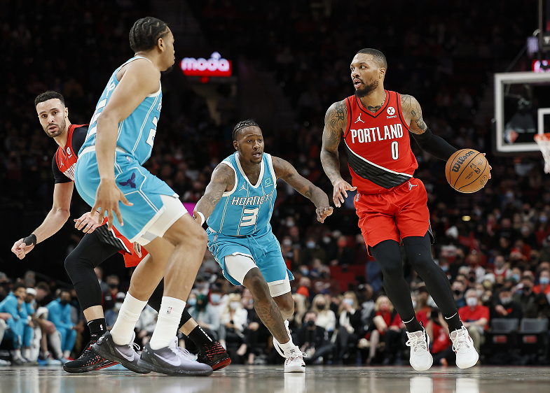  利拉德60分创赛季新高开拓者克爵士  