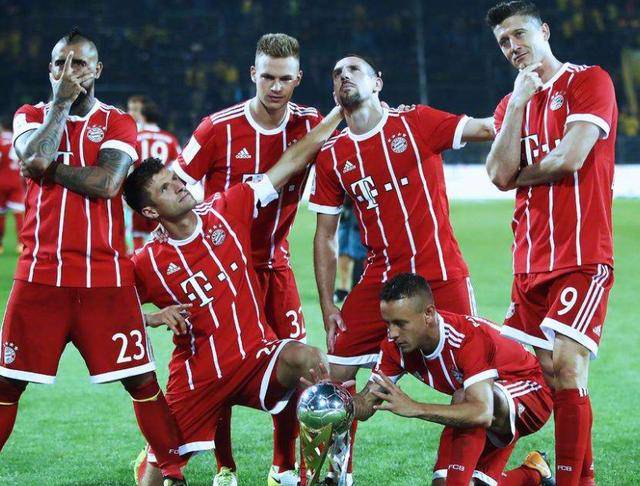  拜仁慕尼黑绝杀逆转登顶德甲积分榜  