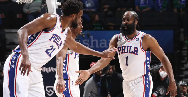  恩比德统治攻防两端76人轻取公牛稳固东部前三